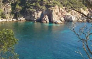 cala senia zona donde poder amarrarse a juna boya
